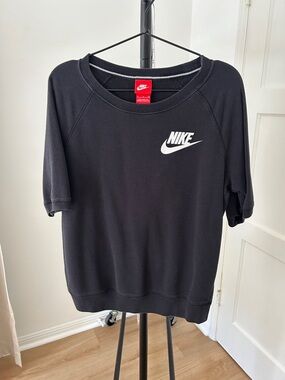 Nike 3/4 Length Sweater. Size Small. PTP 19.5”